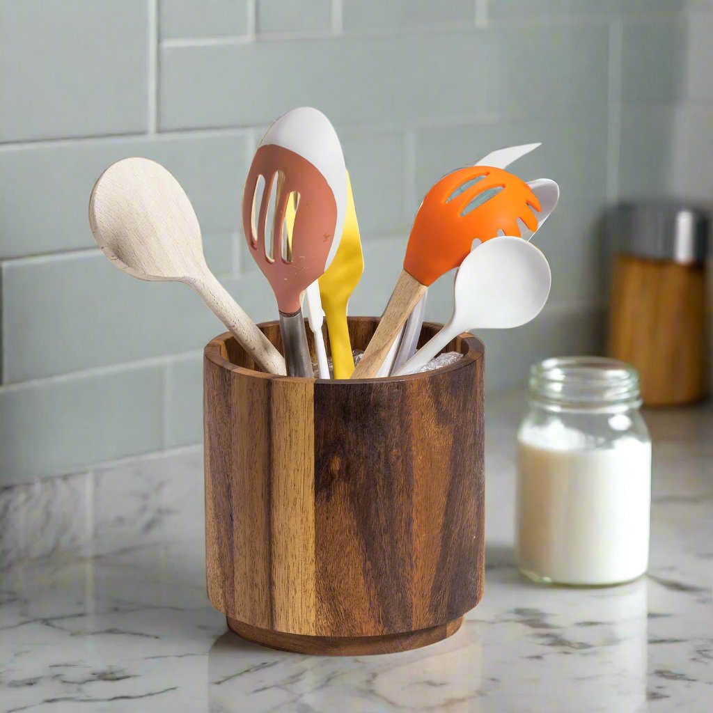 Rotating utensil holder
