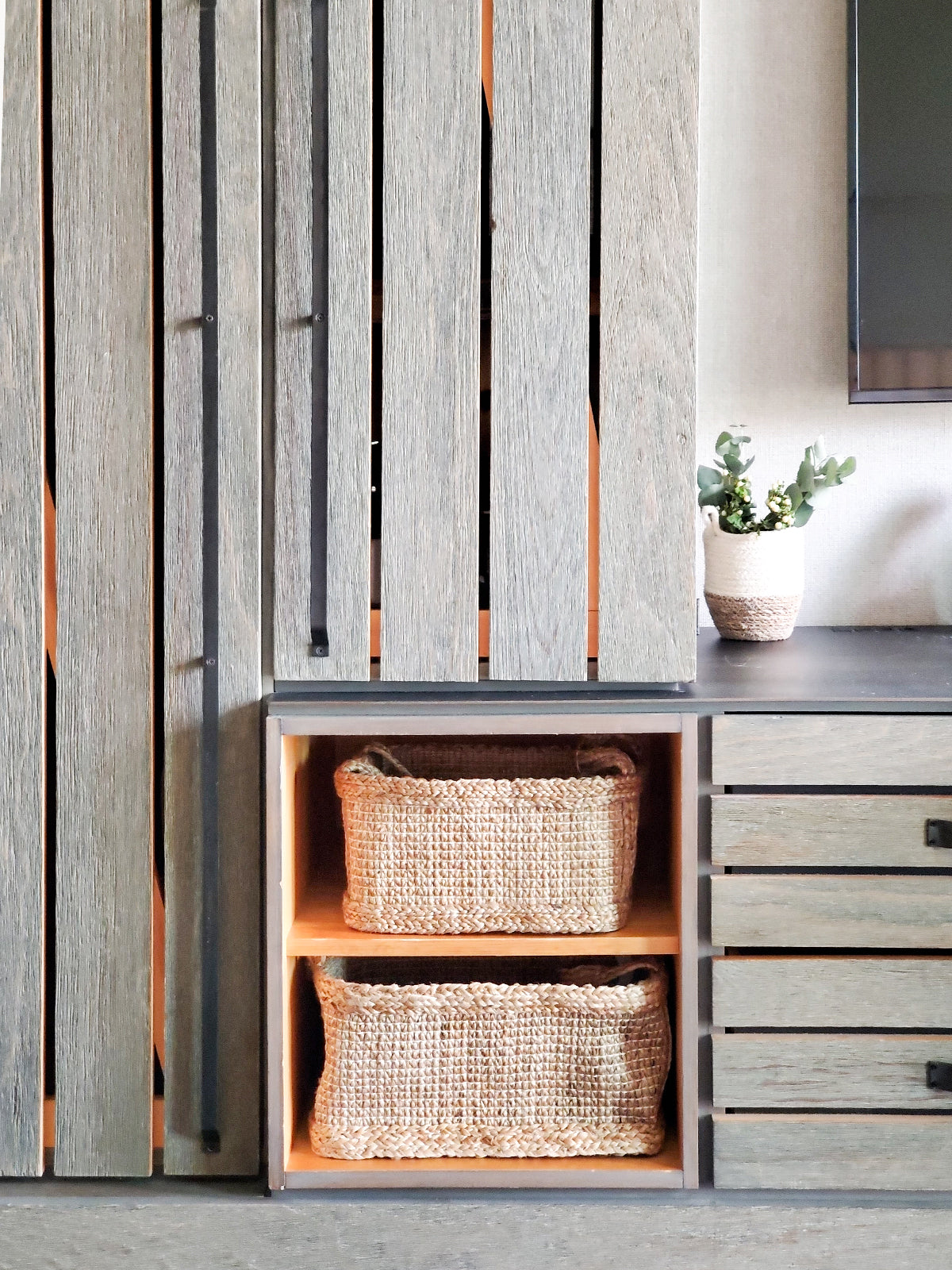 Wicker baskets for shelves
